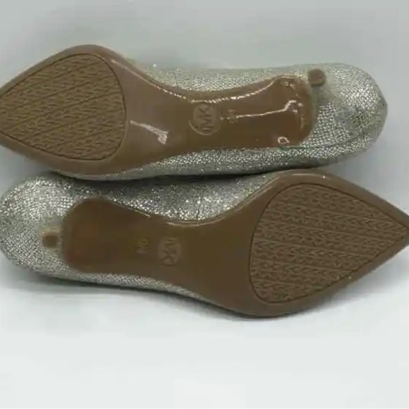 MICHAEL Michael Kors Silver Size 9 Shimmer Pump Heels - Picture 4 of 7